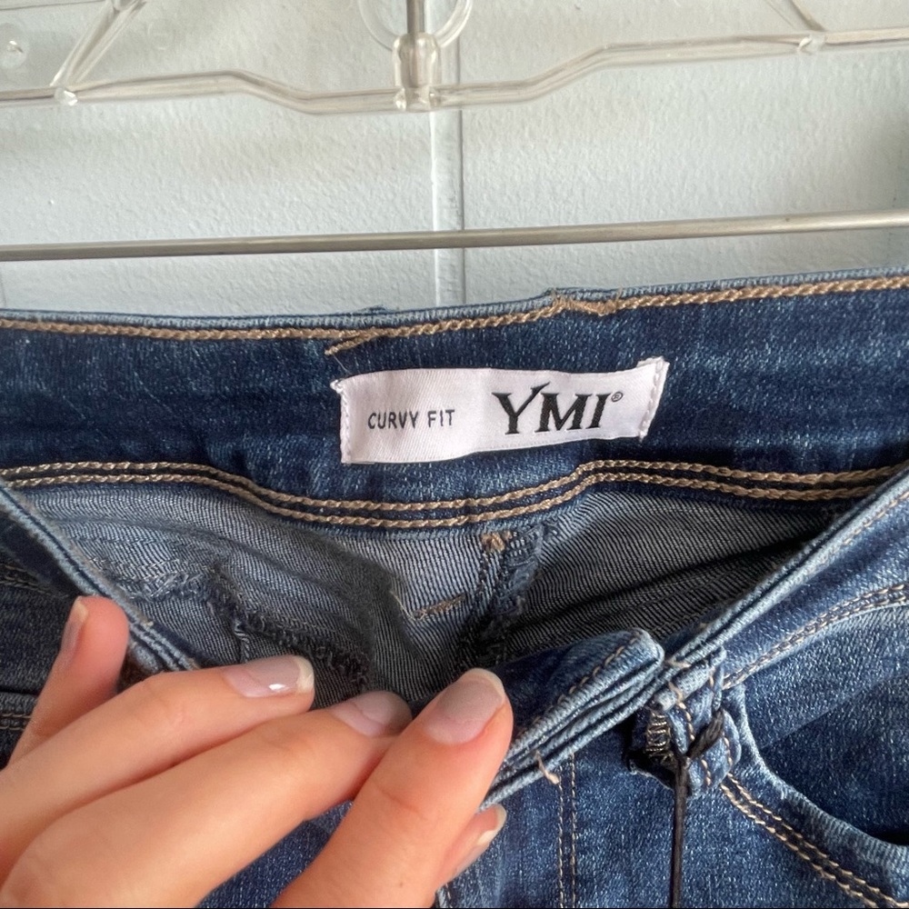 🛒✨NWT YMI mid-rise curvy fit ripped skinny jeans - Picture 5 of 9